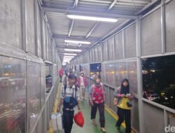 **Puncak Arus Mudik, Penumpang Pelabuhan Merak Turun 17% Dibanding Tahun Lalu**