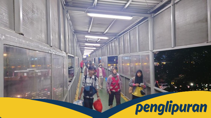 **Puncak Arus Mudik, Penumpang Pelabuhan Merak Turun 17% Dibanding Tahun Lalu**