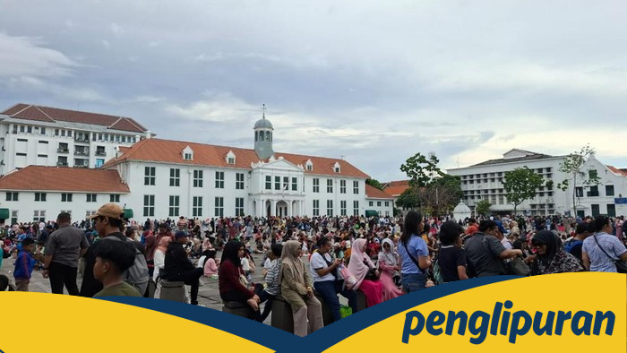 Kota Tua Bersama Warga, Defying the Rain: Liburan Tanpa Batas dengan Terobos Aja