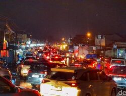**One Way Taklukkan Kepadatan Arus Balik Lebaran di Nagreg Malam Ini**