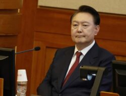 “Konstitusi Berbicara! MK Sahkan Pemakzulan, Yoon Suk Yeol Resmi Dicopot dari Presiden Korsel!”