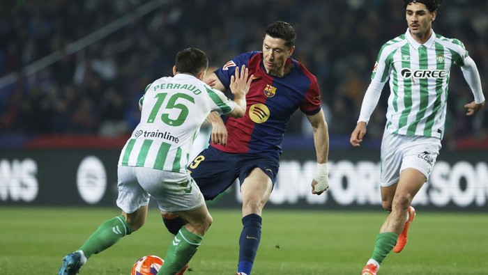 Kekalahan Madrid, Barcelona Tak Maksimal, Flick: