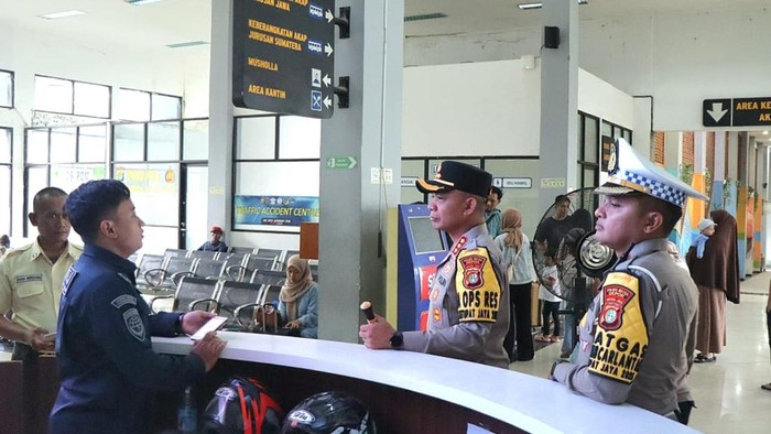 [Kapolres Depok Pantau Arus Balik: Tol Cimanggis-Cibitung Bisa Makin Conges?]