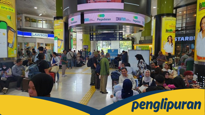 Kelelawar Meninggalkan Jakarta: 34 Ribu Warga Berbondong-bondong naik Kereta