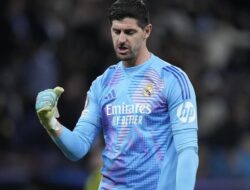 Courtois: Respek Madrid untuk Arsenal?