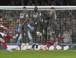 “Tak Terduga! Spesialnya Gol Tendangan Bebas Declan Rice yang Mengguncangkan Dunia Sepak Bola”