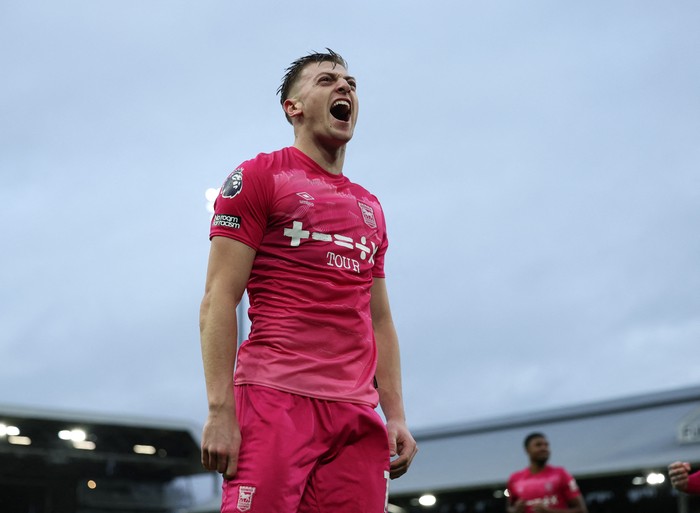 MU Mundur Beli Osimhen, Fokus pada Striker Ipswich yang Menjanjikan