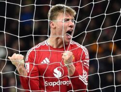 Hojlund: Juara Liga Europa Bukan Penyelamat MU, Namun Ini yang Dilakukan Fans Setelahnya