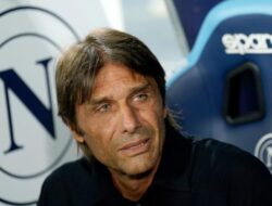 “Prediksi Cassano: Conte Tinggalkan Napoli, Mungkinkah Napoli Siap untuk Era Baru?”