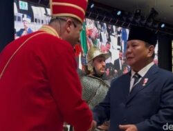 “Prabowo Berikan Suvenir Pribadi, Momen Menarik di Dinner Kepresidenan Erdogan”