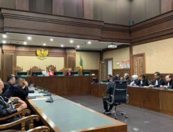 Sidang Hasto Kristiyanto Menuju Pembuktian, Hakim Tolak Eksepsi: Kemeriahan atau Kebuntuan?