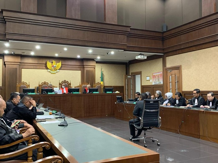 Sidang Hasto Kristiyanto Menuju Pembuktian, Hakim Tolak Eksepsi: Kemeriahan atau Kebuntuan?