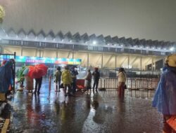 Hujan Deras Guncang GBK, Konser Kpop dan Laga Persija Terpaksa Bubar