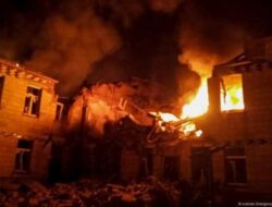 [34 Jiwa Hilang dalam Serangan Rudal Rusia, Ukraina Berduka]