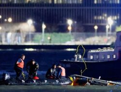 Buntut Heli Jatuh ke Sungai, Bisnis Tur Helikopter di New York Kandas