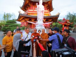 Nono Sampono Apresiasi 38 Bhikkhu Thudong Sempatkan Doa Bersama di PIK – Update 2