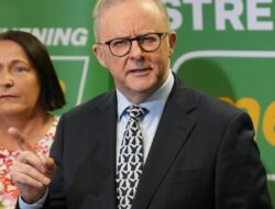 **”Dunia Hari Ini: PM Australia Sindir Rencana Militer Rusia di RI sebagai ‘Propaganda’ Belaka'”**