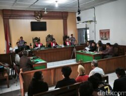 Ma’aruf Amin Tidak Hadir, Sidang Gugatan Esemka Terpaksa Ditunda