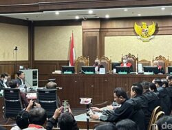 **Sidang Hasto Berlangsung Heboh: Sadapan Harun Masiku yang Cengeng dan Peran Sekjen yang Disorot**