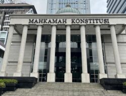 “Kebijakan TNI Diperkuat, Mahasiswa Protes dengan Demo di MK”