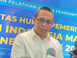 “Setelah 8 Bulan, Hasan Nasbi Kembali Mundur dari PCO, ‘Kepala Babi’ Masih Menyebut’.”