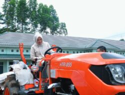Dukung Petani Banyuasin, Legislator Gerindra Berikan Bantuan Alsintan yang Ditunggu