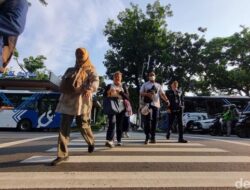 “ASN Jakarta: Pengalaman Mengerikan Pertama kali Naik TransJ ke Kantor”