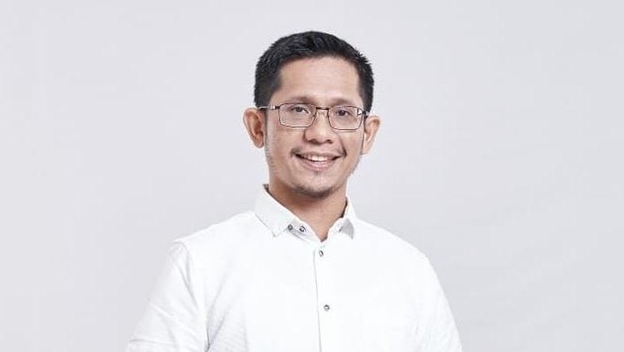 Projo: Pak Jokowi di Ujung Pisau, Tuduhan Ijazah Palsu Mempanas!