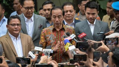 Jokowi Bertindak Tegas, Serahkan 24 Bukti Ijazah Palsu ke Polisi