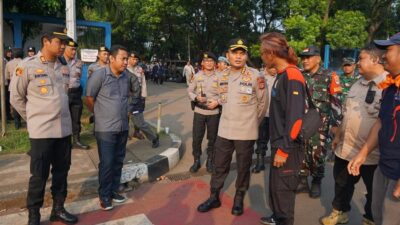 **May Day: Ribuan Buruh Cikarang Membuat Ibu Kota Geger, Polisi Dikawal atau Dikawal?**