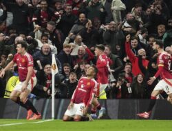“Man United Bersusah Payah di Liga Europa: Trofi atau Kejatuhan?”