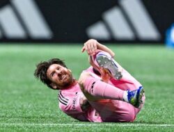 “Kompak! Messi-Ronaldo Sama-sama Apes: Ketika Raksasa Sepak Bola Jatuh”