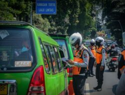 **Puluhan Angkot Langgar Aturan di Bogor, Razia Tangkap 10 Unit Mobil Ditahan!**