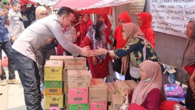 “Ibu-ibu Buruh di Tangsel Gelar Aksi, Polisi Respons dengan Pelayanan yang Menjanjikan!”