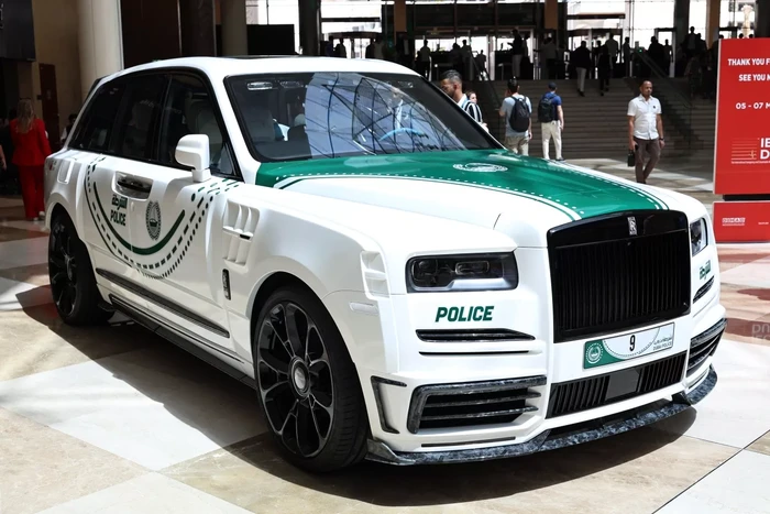 Rolls-Royce Cullinan: Armada Polisi Dubai yang Mewah dan Eksklusif