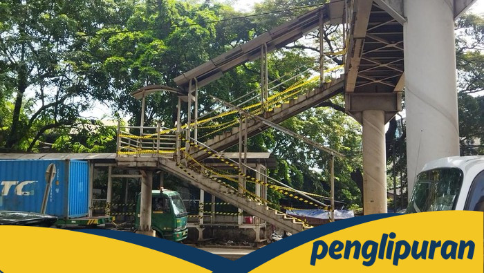 Cerita Warga Ketakutan Lewat JPO Tanpa Pagar di Cakung - Update 1