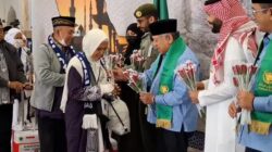 “Full Senyum, Ribuan Jemaah Haji RI Gelombang Pertama Sudah Sampai di Madinah”