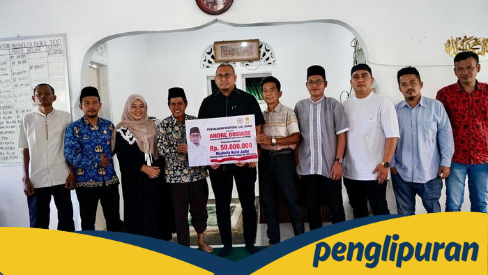 Andre Rosiade Serahkan Rp50 Juta untuk Mushalla Nurul Jadid, Sebut Prabowo Komit Kembangkan Sumbar