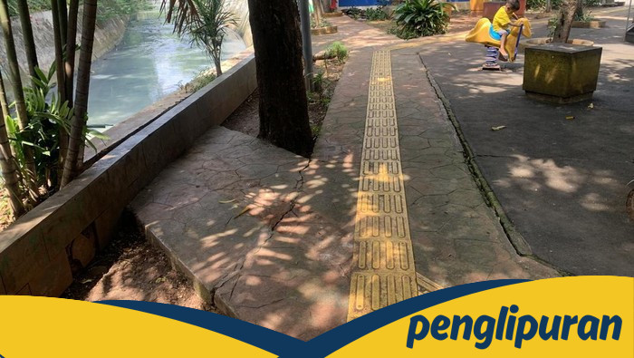 **Guiding Block Arah Sungai di Benhil Dibongkar, Warga Desak Peningkatan Pagar**