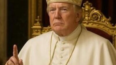 Heboh Trump Unggah Foto Berpakaian seperti Paus, Inikah Ambisi Baru Mantan Presiden?