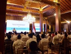 Prabowo & Kepala BGN Gelar Pertemuan Akhir Pekan, Bicarakan Anggaran-SDM MBG: Ada Apa di Baliknya?