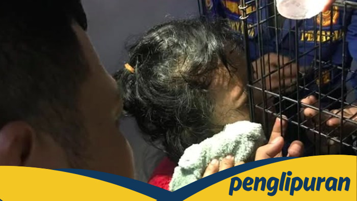 Matanya Tertancap Besi, Warga Tangsel Terkejut, Damkar Segera Evakuasi