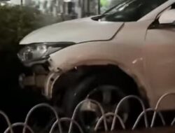 Mobil HRV Misterius Nyangkut di Taman Tugu Muda Semarang, Polisi Turun Tangan – Update 2