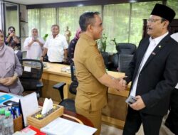 “Ungkap Dampak Sosial & Ekonomi Sekolah Rakyat, Mensos: Paket Komplet, Solusi atau Masalah Baru?”