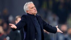 **Mourinho di Fenerbahce: Apakah Ini Pemecatan atau Perubahan Ditunggu?**