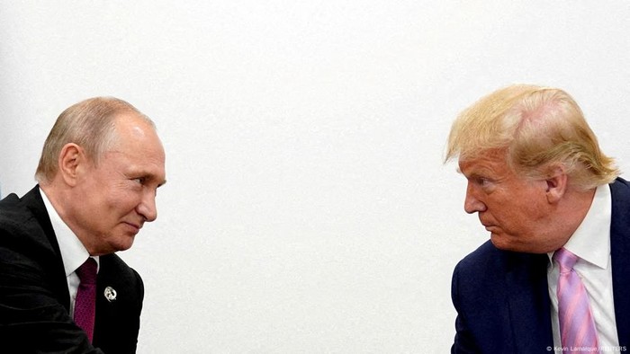 Mampukah Sanksi Trump Rebut Otoritas Ekonomi Rusia?