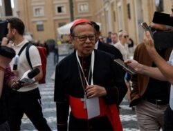 Kepala Gereja Katolik Serukan Gencatan Senjata Global Jelang Konklaf