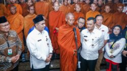 Sambut Bhikku Thudong, Ahmad Luthfi Gugah Warga Jaga Toleransi dalam Era Global