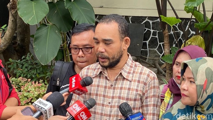 Polisi Periksa 3 Saksi, Rizal Fadhillah Hilang dari Laporan Jokowi!