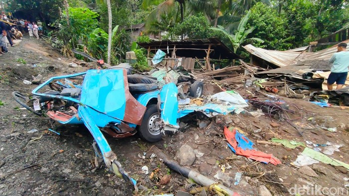 Pemerintah Dinilai Tak Serius, Kecelakaan Maut Bus-Truk Bakal Terulang Terus - Update 1